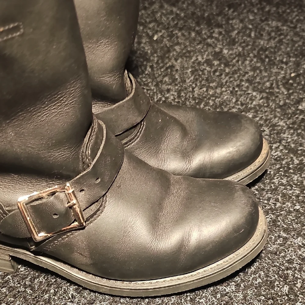 Frye Women's Engineer 8R Leather Ankle Boots - Picture 7 of 15